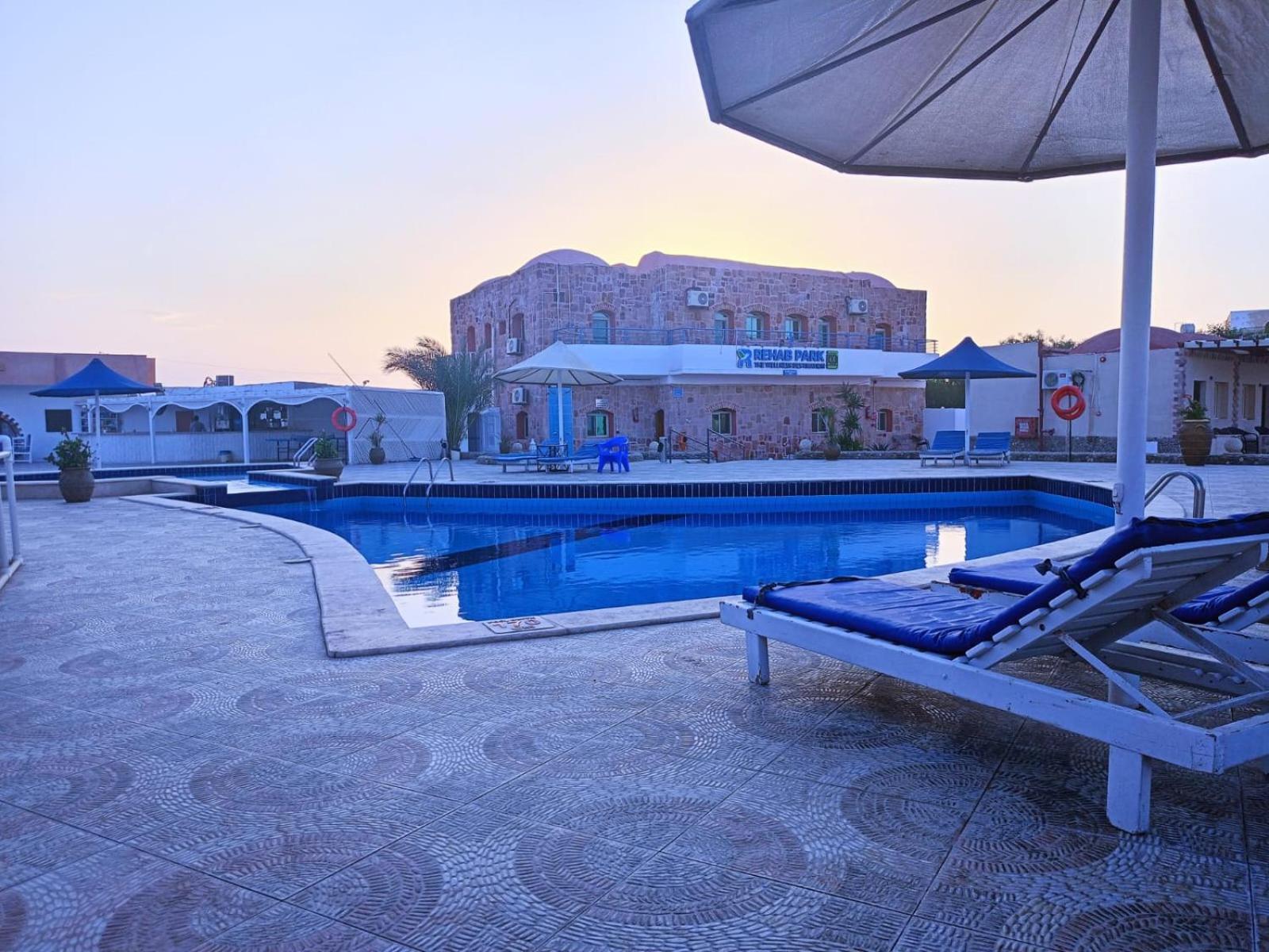 Dolphin Continental Hotel El Qoseir Exterior foto